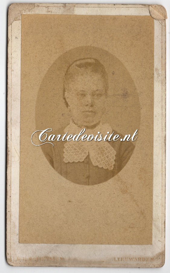 LEEUWARDEN / GH MATTHIJSSEN / 007 / ovaal portret van dame