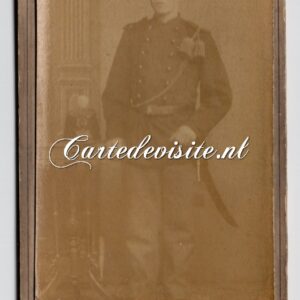 BERGEN OP ZOOM /  VAN MELLE / 008 - man in uniform met sabel, kwasten en pet