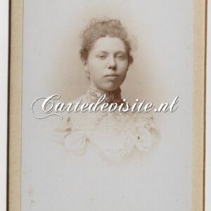 AMSTERDAM / KUIJER / 008 / jongedame