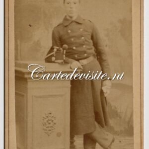 UTRECHT/AMSTERDAM/LH SERRE/010/jongeman in UNIFORM