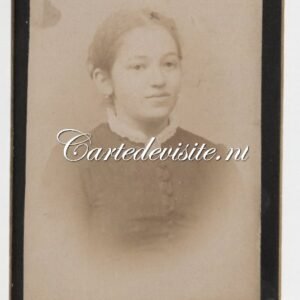 ONBEKENDE DAME/FOTOGRAAF - INDISCH?